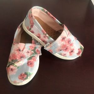 Toms Floral shoes size T8